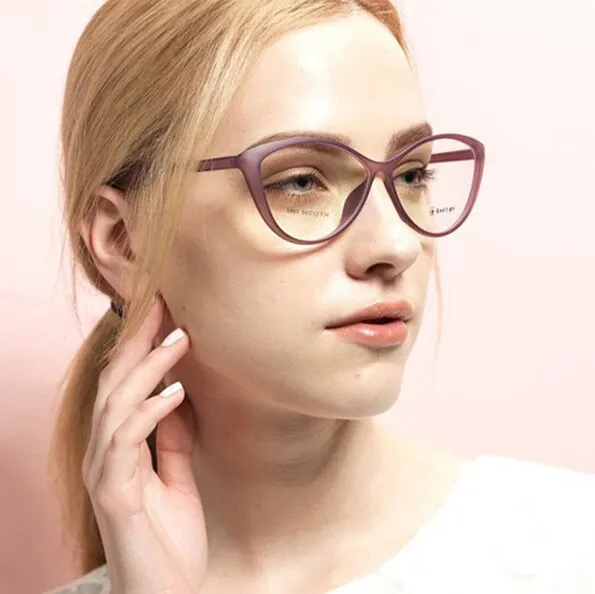 Chashma Ottica Women's Full Rim Triangle Cat Eye Tr 90 Titanium Eyeglasses 5865